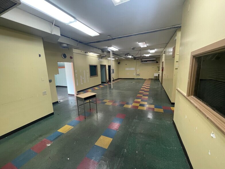More Photos Of 1622 S Wood Ave, Linden Office For Lease