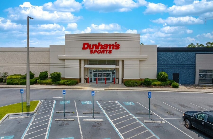 More Photos Of 2215 Memorial Dr, Waycross General Retail For Sale