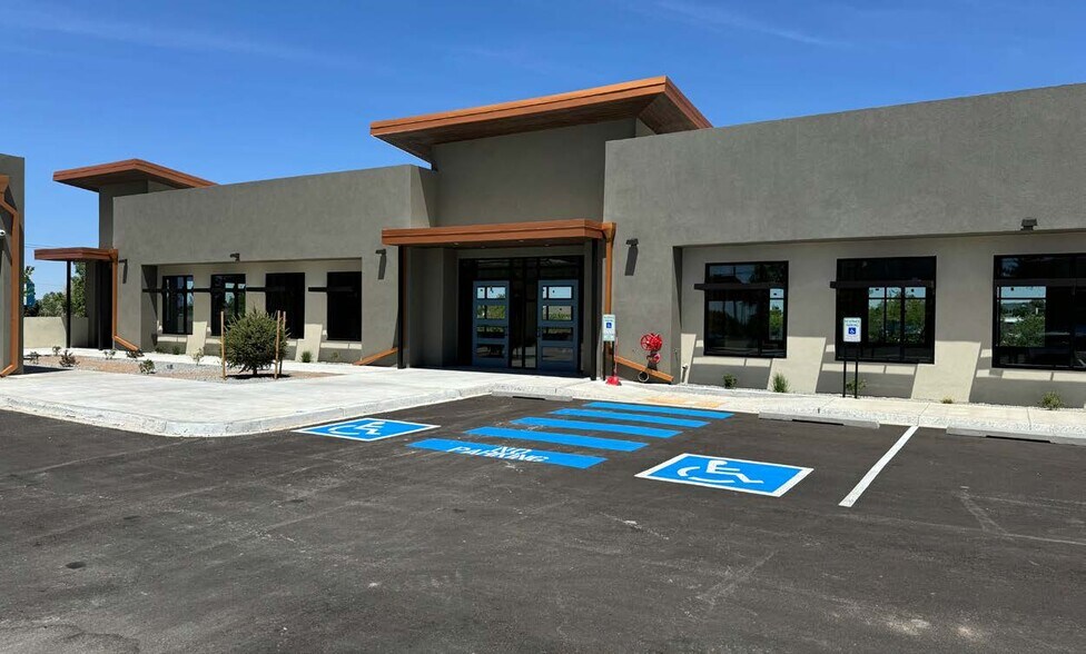 More Photos Of 4710 Eubank Blvd NE, Albuquerque Medical For Lease