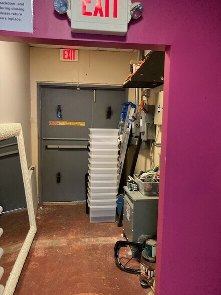More Photos Of 11660 Westheimer Rd, Houston Unknown For Lease