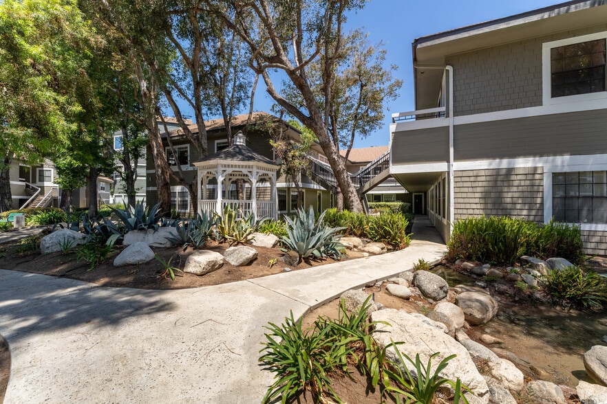 More Photos Of 2900 Bristol St, Costa Mesa Office For Sale