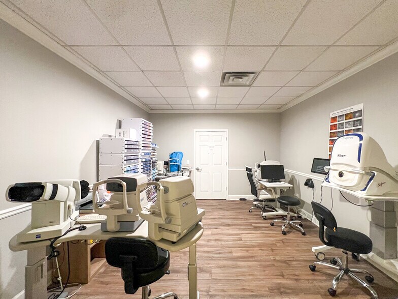 More Photos Of 200 Canyon Park Dr, Pelham Office For Lease