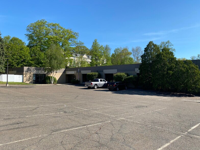 More Photos Of 917 Bridgeport Ave, Shelton Medical For Sale