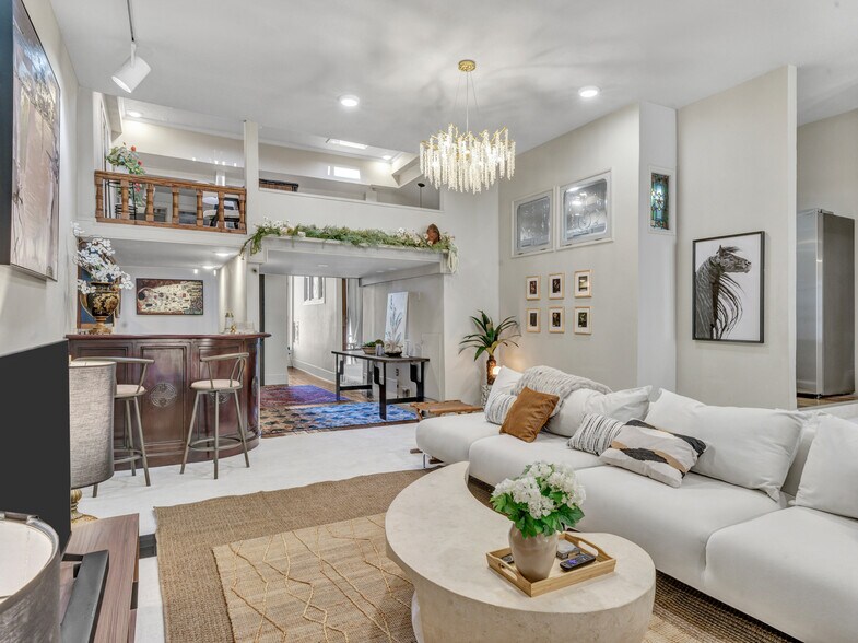 More Photos Of 106 W Main St, Pilot Point Storefront For Sale