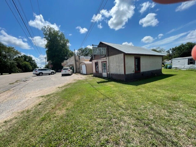 More Photos Of 1510 Pioneer Rd, Henry Auto Repair For Sale