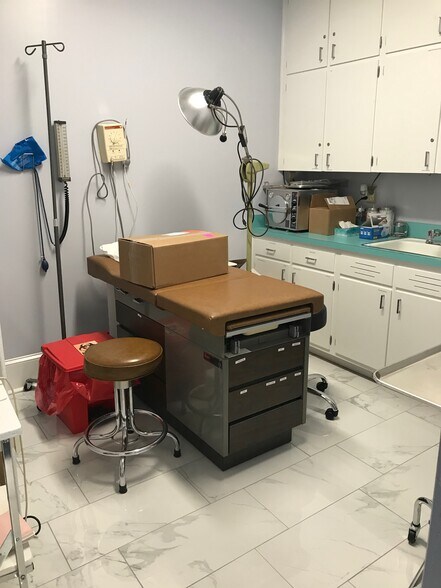 More Photos Of 3652 Chamblee Dunwoody Rd, Chamblee Medical For Lease