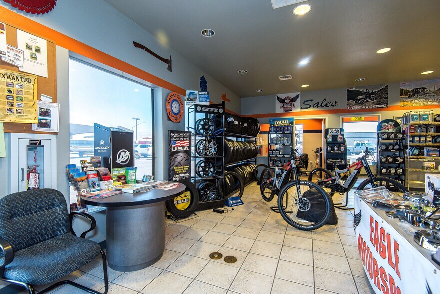 More Photos Of 2106 Highway 95, Bullhead City Auto Dealership For Sale