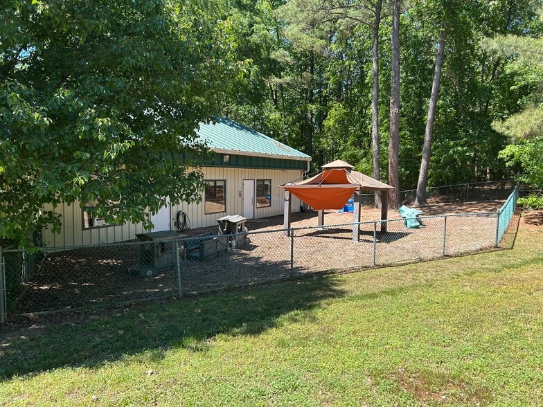 More Photos Of 4336 John Tyler Hwy, Williamsburg Daycare Center For Lease