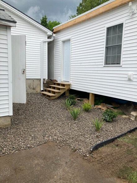 More Photos Of 177 Rockingham Rd, Auburn Apartments For Sale