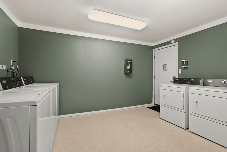 More Photos Of 219 5th Ave NE, Puyallup Apartments For Sale