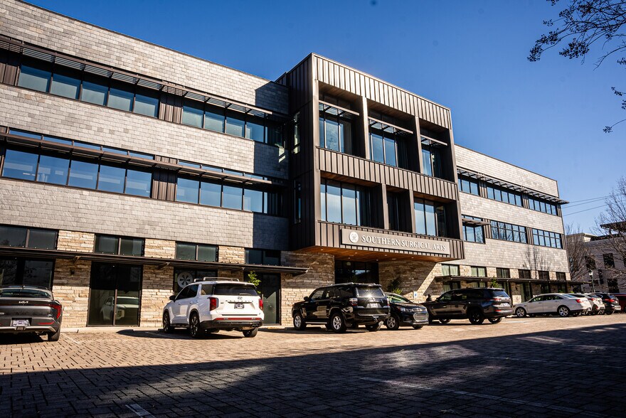 More Photos Of Downtown Chattanooga, TN, Chattanooga Medical For Sale