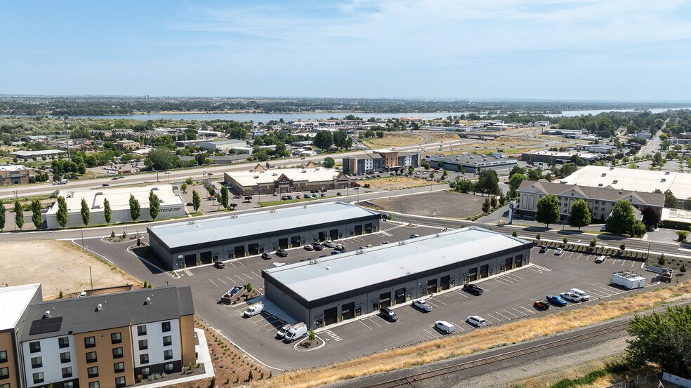 More Photos Of 1333 Tapteal Dr, Richland Warehouse For Lease