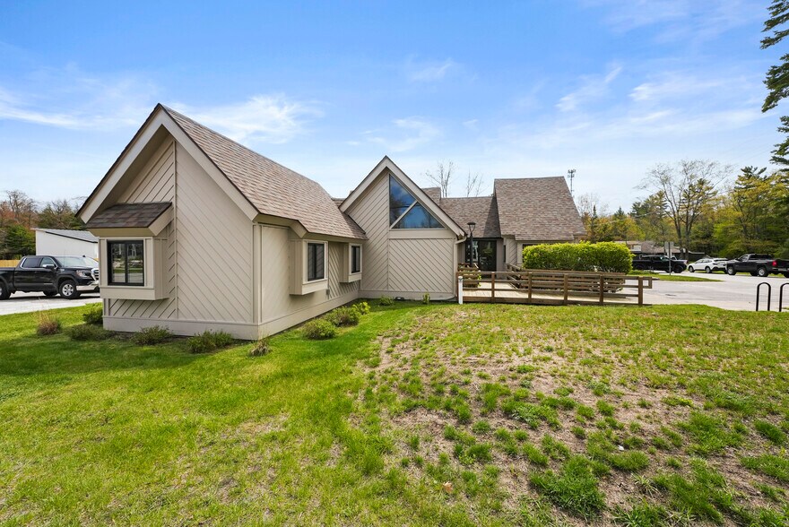 More Photos Of 5955 S Oak St, Glen Arbor Medical For Sale