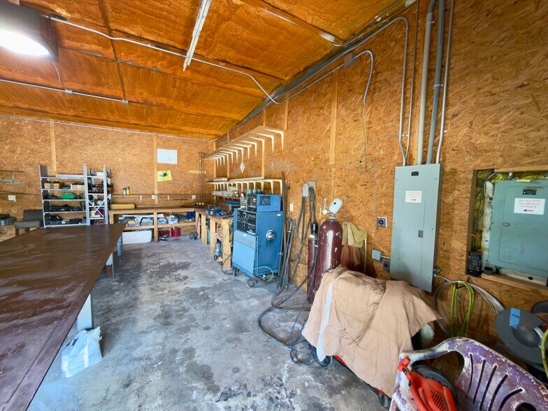 More Photos Of 2952 Westfield Rd, Gulf Breeze Industrial For Sale