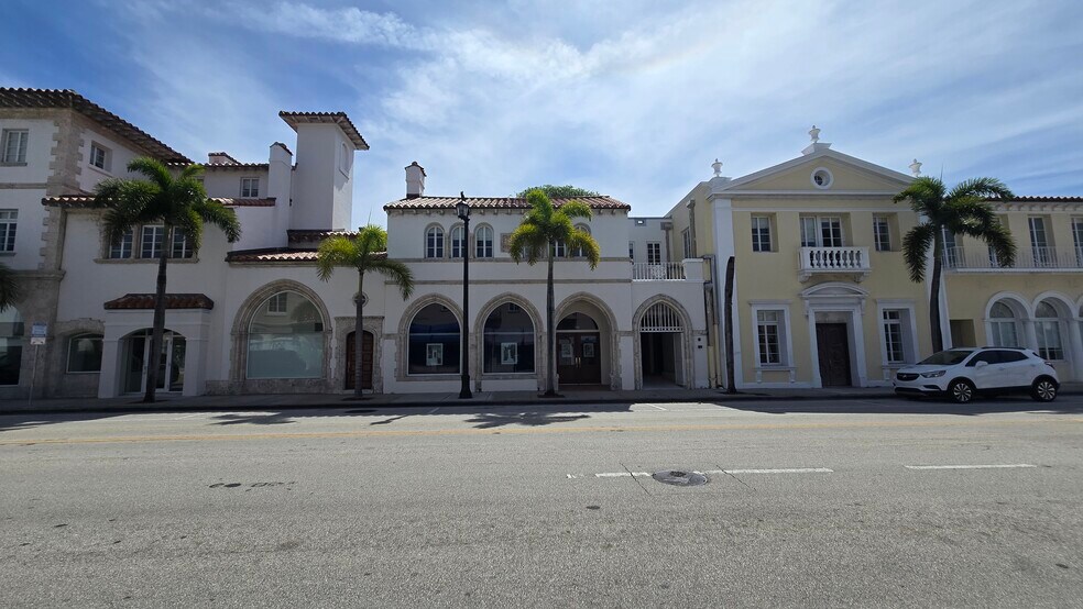 More Photos Of 239 S County Rd, Palm Beach Office For Lease