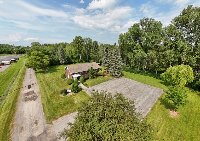 More Photos Of 228 Tom Miller Rd, Plattsburgh Flex For Sale