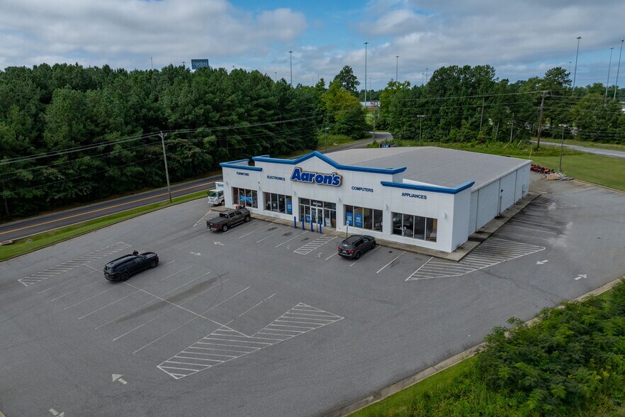 More Photos Of 102 Dominion Dr, Emporia Freestanding For Sale