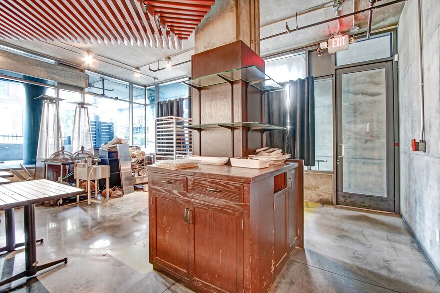 More Photos Of 1050 S Flower St, Los Angeles Apartments For Lease