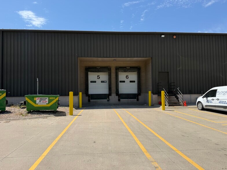 More Photos Of 5201 S 19th St, Lincoln Warehouse For Sale