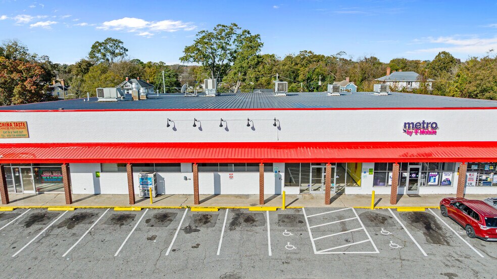 More Photos Of 301-303 N George St, Goldsboro Storefront For Lease