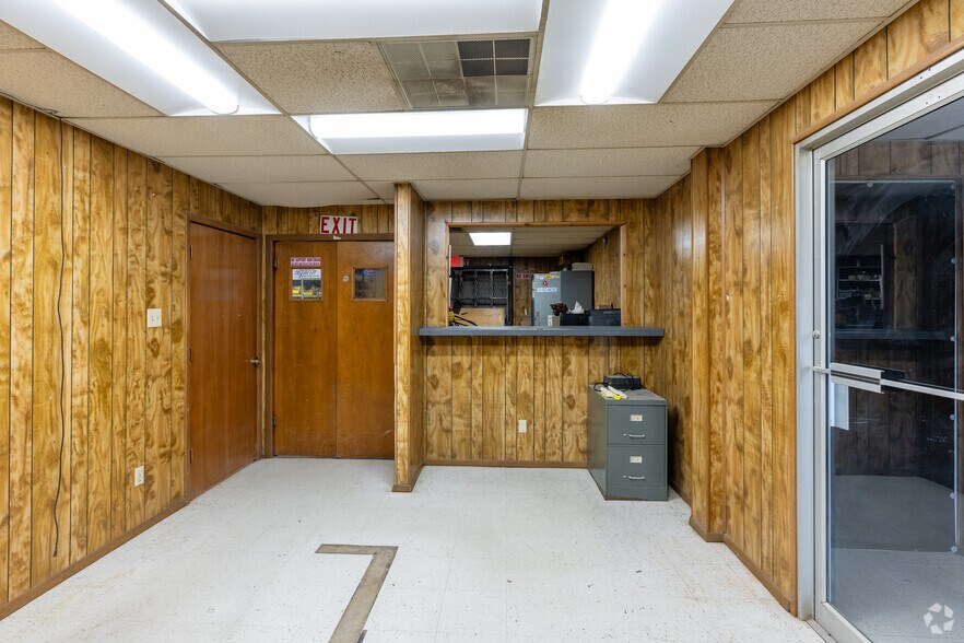 More Photos Of 1550 Laredo Dr, Odessa Warehouse For Sale