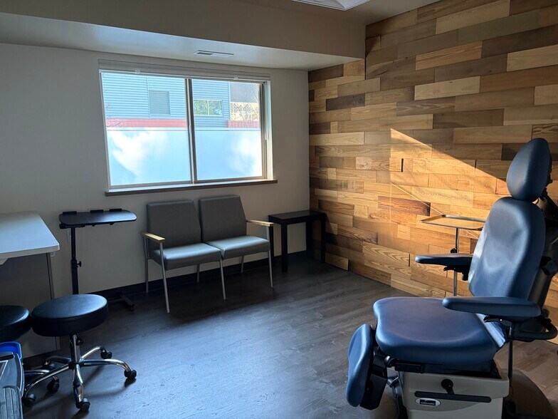 More Photos Of 1918 152nd Ave NE, Bellevue Office For Lease