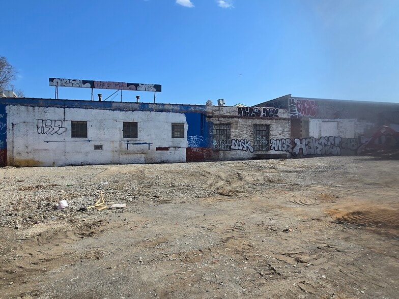More Photos Of 126-50 Northern Blvd, Flushing Land For Lease