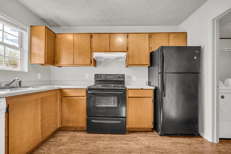 More Photos Of 1301 Louisville St. Apt. 35-38, Starkville Apartments For Sale