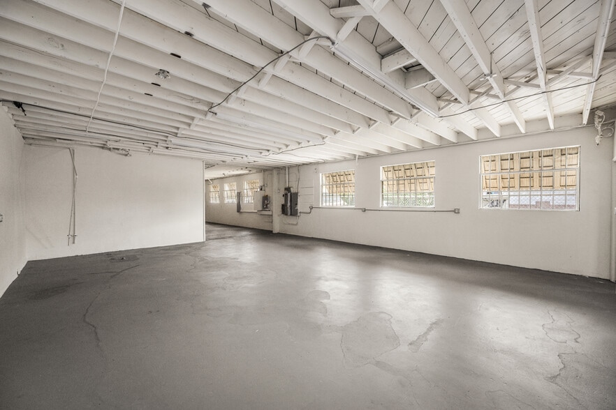 More Photos Of 4863 Telegraph Rd, Los Angeles Manufacturing For Sale