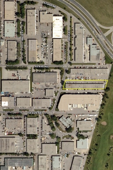 More Photos Of 4504-4540 14th St NE, Calgary Warehouse For Lease