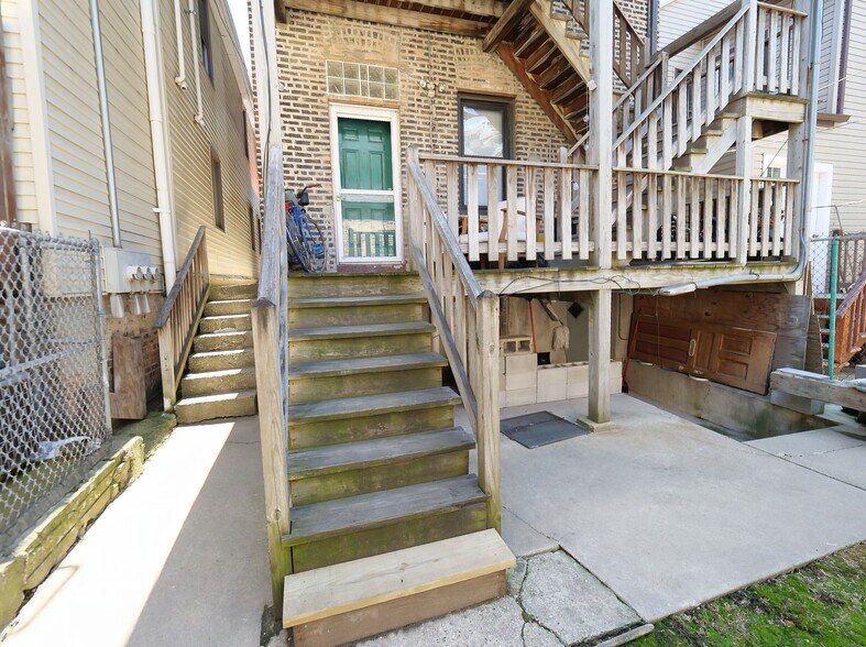 More Photos Of 2312 W 21st St, Chicago Apartments For Sale