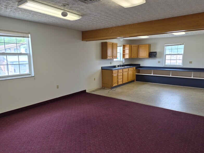 More Photos Of 4 Chateau Grove Ln, Barboursville Medical For Sale