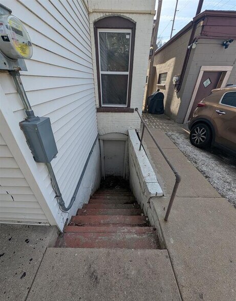 More Photos Of 601-609 NE Perry Ave, Peoria Apartments For Sale