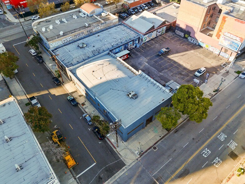 More Photos Of 1421 S Hill St, Los Angeles Warehouse For Lease