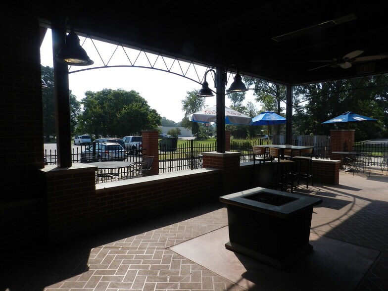 More Photos Of 309 E Main St, Carbondale Restaurant For Sale