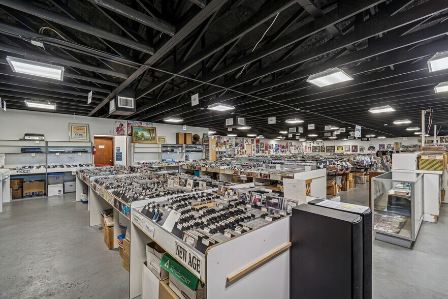 More Photos Of 8625 66th St N, Pinellas Park Storefront Retail Office For Sale