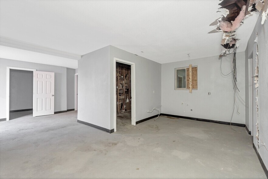 More Photos Of 1945 W Van Buren, Phoenix Hotel For Sale