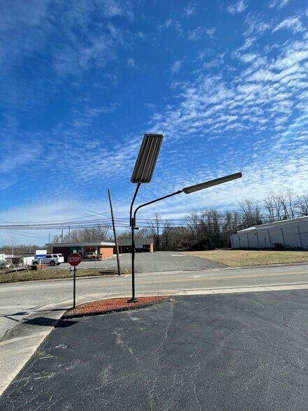 More Photos Of 203 Sparta St, McMinnville Service Station For Sale