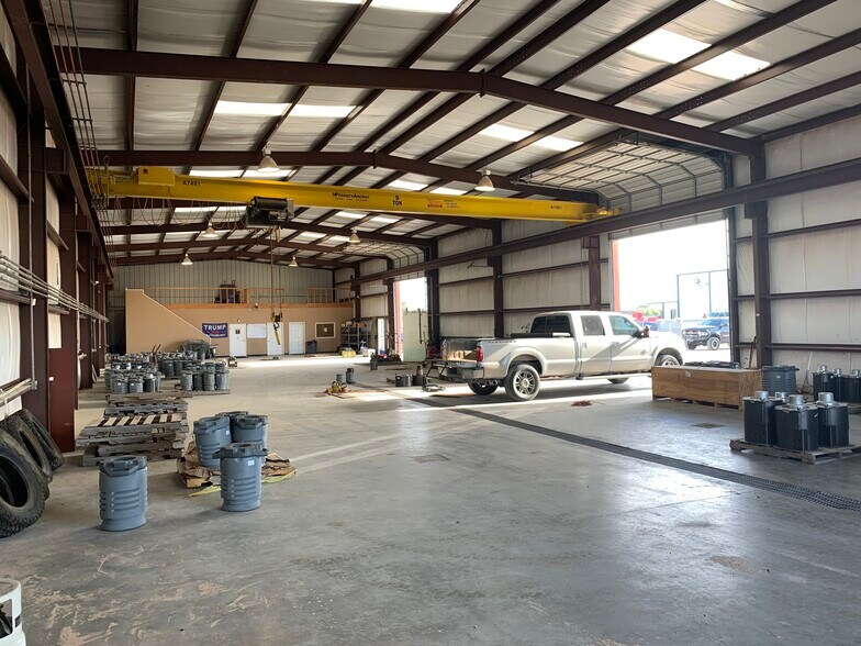 More Photos Of 8005 W Industrial Ave, Midland Warehouse For Lease