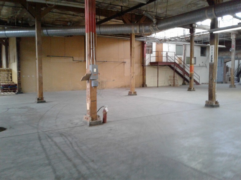 More Photos Of 1500 S 300 W, Clearfield Warehouse For Lease