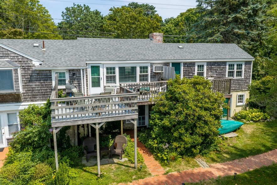More Photos Of 578 Route 6A, East Sandwich Hotel For Sale