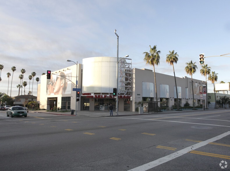 Primary Photo Of 5900 Hollywood Blvd, Hollywood Self Storage For Lease