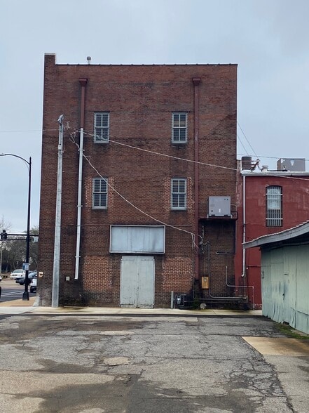 More Photos Of 114 W Main St, Tupelo Freestanding For Sale