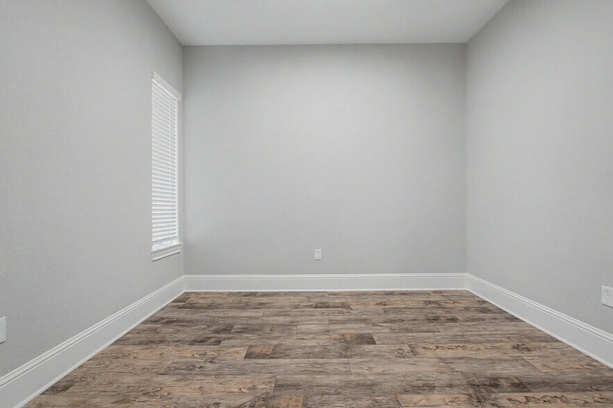 More Photos Of 31368 Nichols Sawmill Rd, Magnolia Unknown For Lease