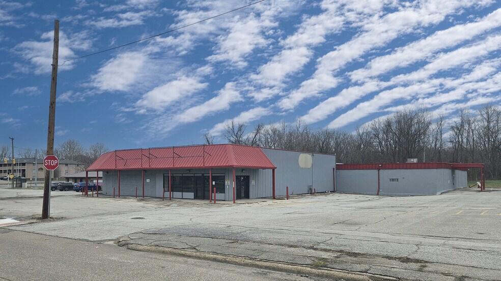 More Photos Of 425 Camden Rd, Huntington Drugstore For Sale