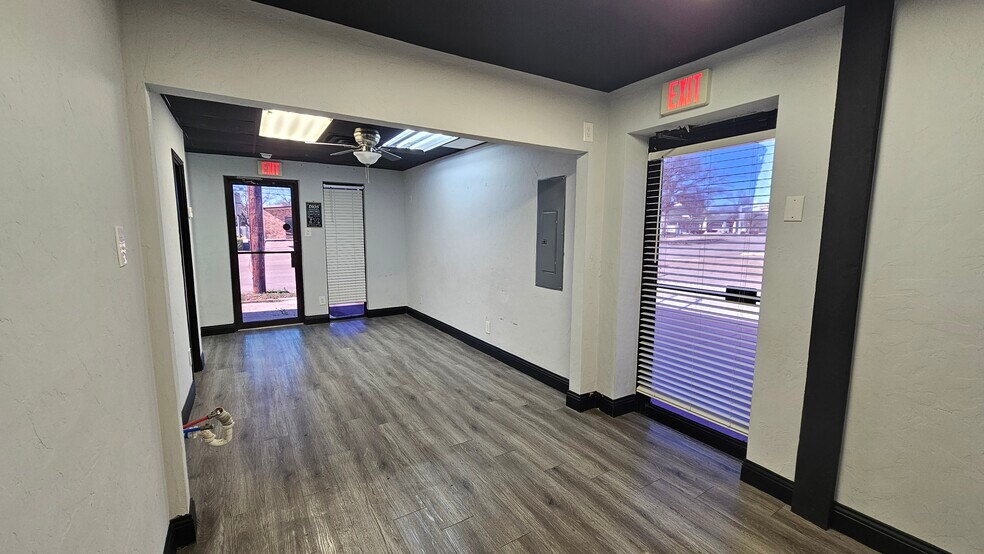 More Photos Of 624 S Bryan Belt Line Rd, Mesquite Flex For Lease