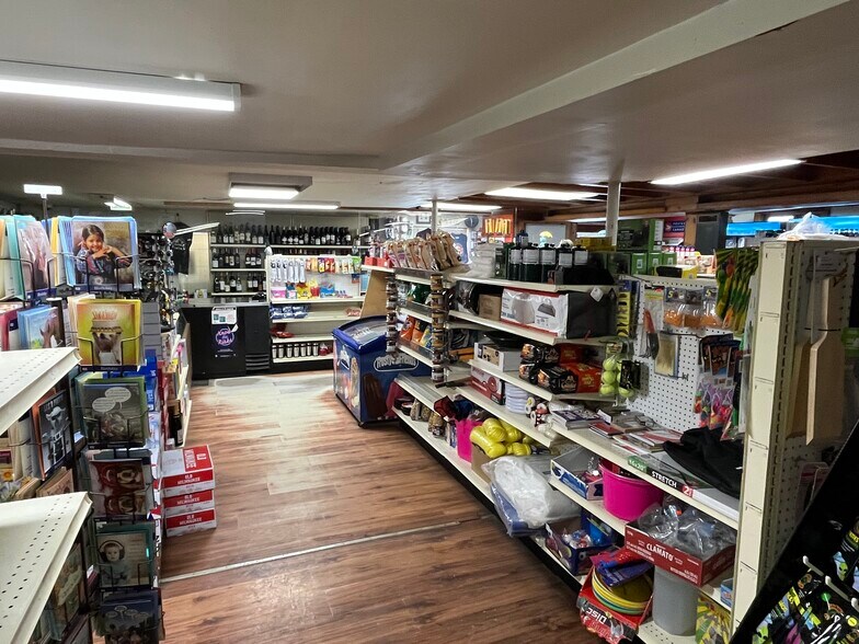 More Photos Of 2600 Otter Av, Tulameen Restaurant For Sale