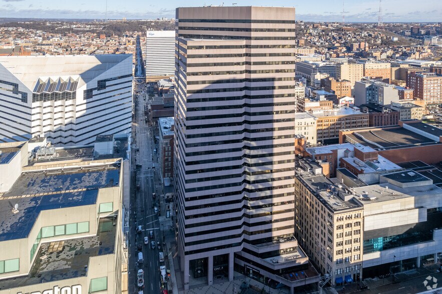 More Photos Of 600 Vine St, Cincinnati Office For Lease