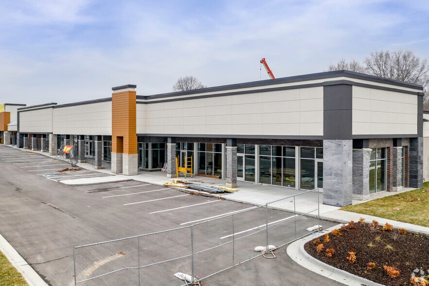 More Photos Of 8400-8430 Wornall Rd, Kansas City Freestanding For Lease