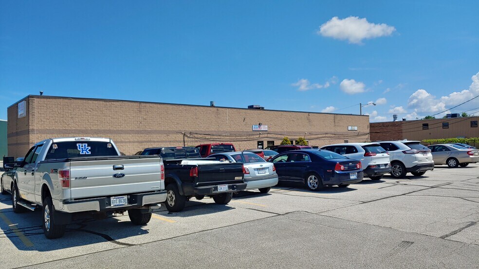 More Photos Of 35160 Topps Industrial Pky, Willoughby Flex For Lease